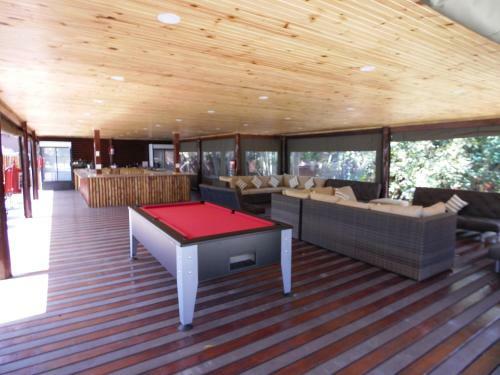 Albergue Monzi Safaris Backpackers