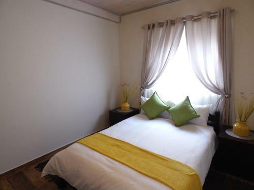 Albergue Monzi Safaris Backpackers