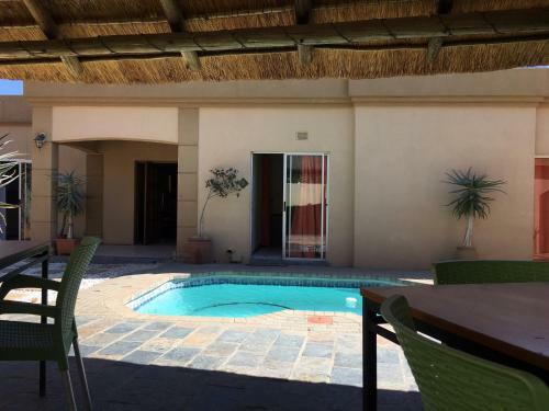 Hostal 28 Degrees North West Guesthouse