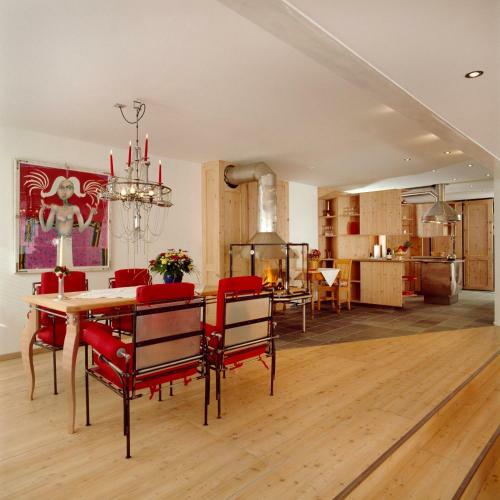 Backstage Hotel Serviced Apartments