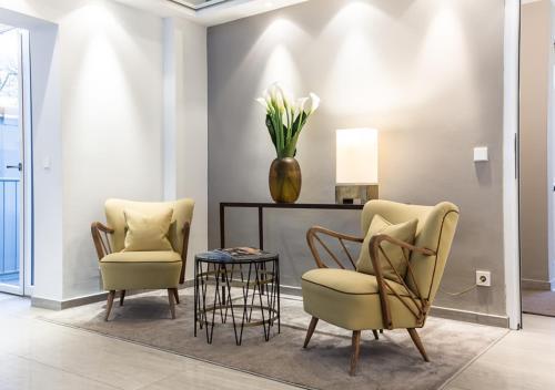 Hotel H'otello F'22