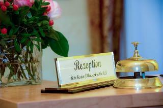 Pension Opera Suites