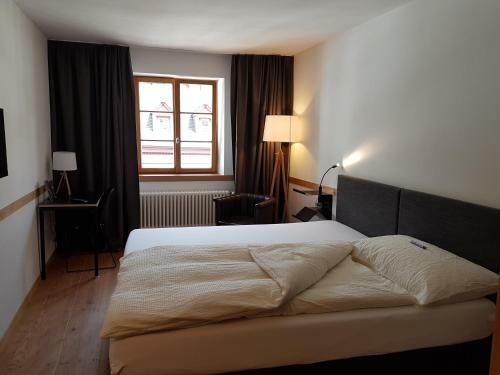 East-west Riverside Hotel Basel