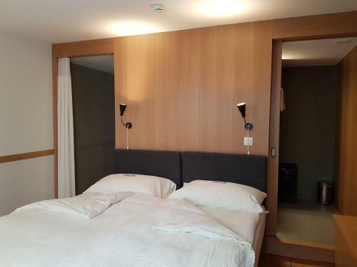 East-west Riverside Hotel Basel