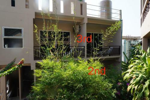 Kata Beachwalk Hotel And Bungalows
