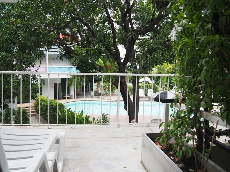 Hotel Retroasis