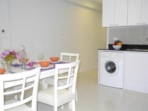 Kata Plaza 1 Bedroom Centrical Apartment