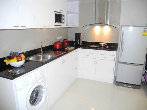 Kata Plaza 1 Bedroom Centrical Apartment