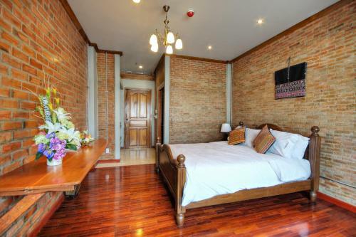 Hostal Saeng Panya Home