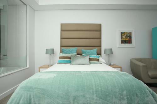 Apartamento Sandton Skye Unit 702