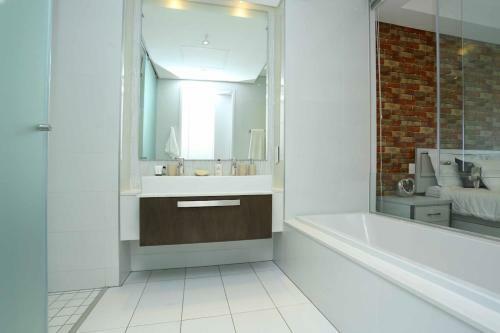 Apartamento Sandton Skye Unit 702
