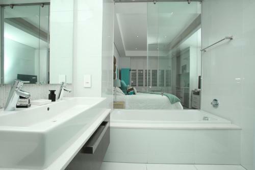 Apartamento Sandton Skye Unit 702