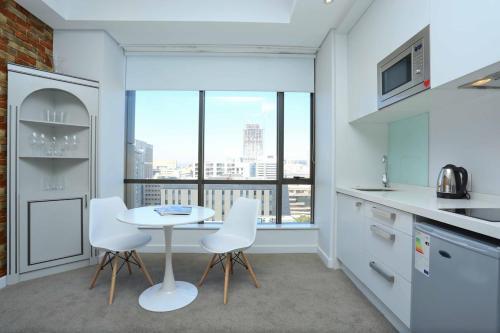 Apartamento Sandton Skye Unit 702