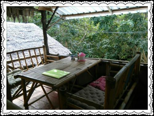 Hostal Bamboo Hut Bangalow