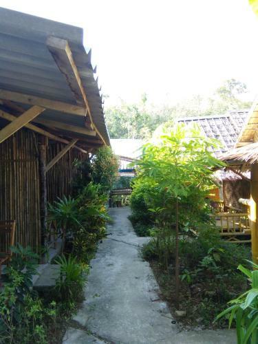 Hostal Bamboo Hut Bangalow