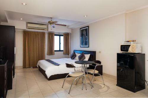 Hostal The Classroom Hotel