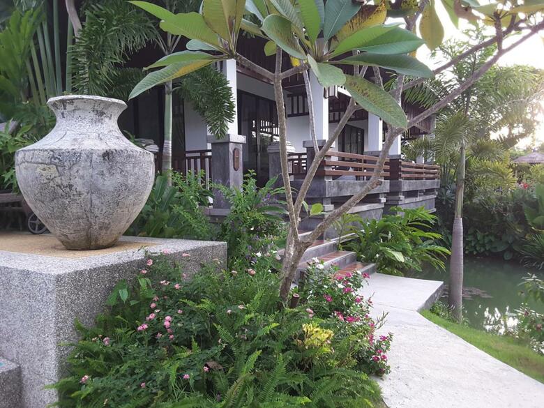 Hotel Arthaya Villas