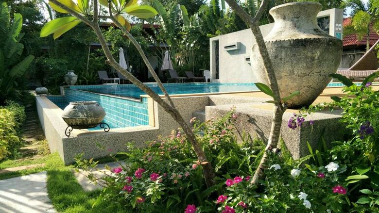 Hotel Arthaya Villas