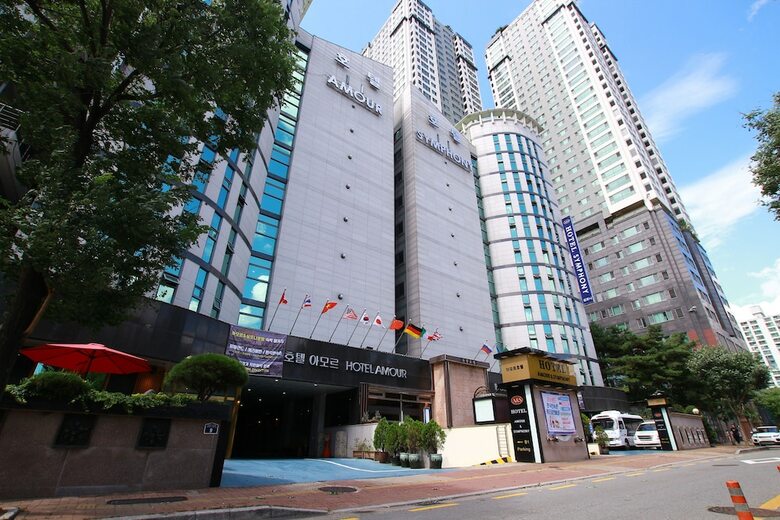 Hotel Amour & Symphony