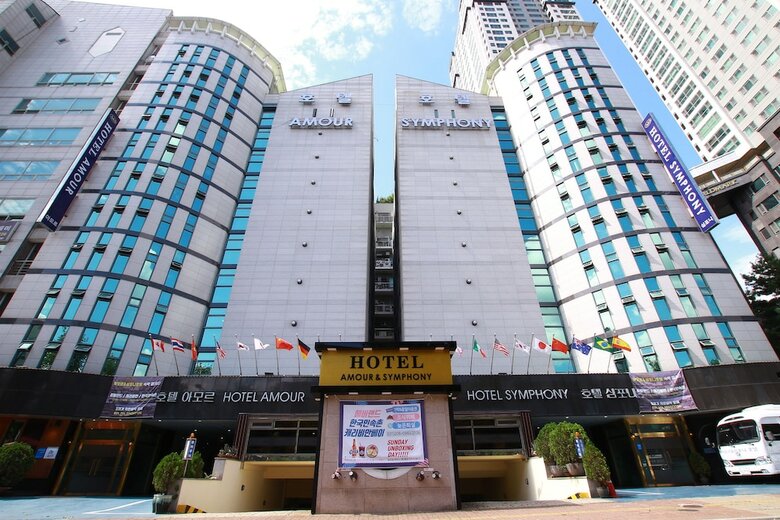 Hotel Amour & Symphony