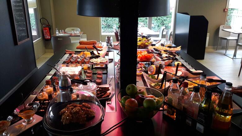 Hotel Campanile Montlu�on- Saint- Victor