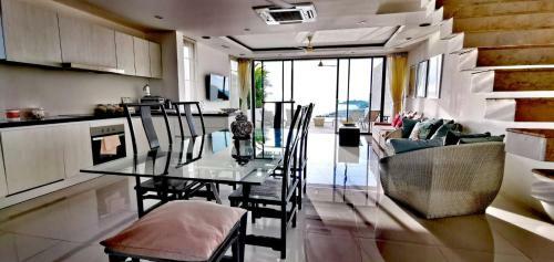 3 Bedroom Sea View Villa Escape