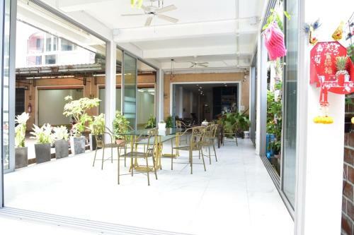 Hotel Baan Petcharat