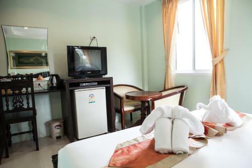 Hostal Fahsai Bay Villa