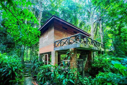 Hotel Art's Riverview Lodge
