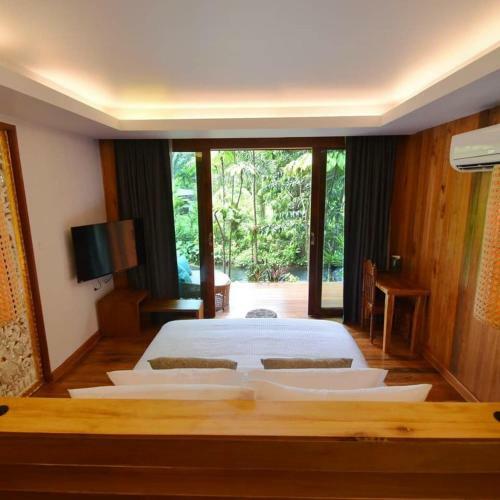 Hotel The Nine Thipthara Klongson Resort