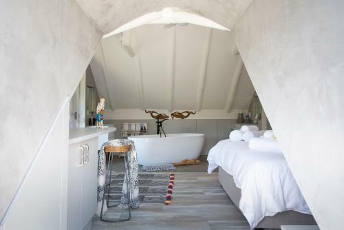 Hostal Pearl Moon Boutique Suites