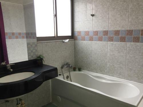 Berkeley Business Hotel Zhongzheng