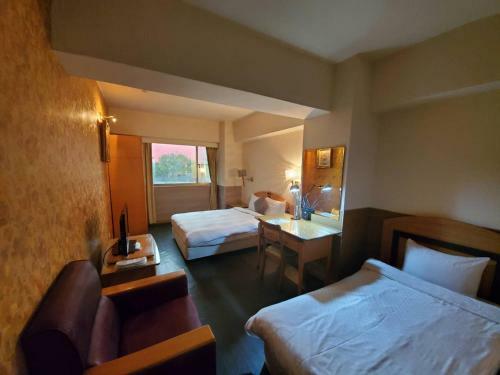 Berkeley Business Hotel Zhongzheng