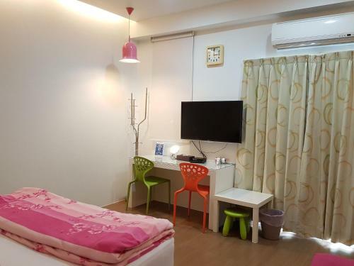 Hostal Chaopingjia Fengge Guesthouse