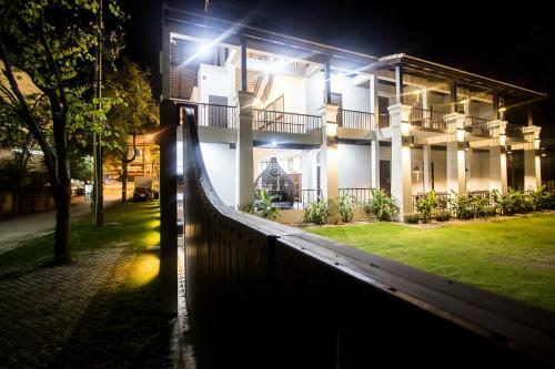 Hotel Jamadevi Lamphun