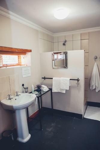 Hostal Station House Simondium