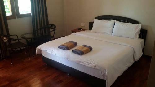 Hostal Lipe Village