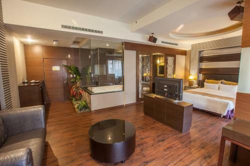 Spring Breeze Hotel