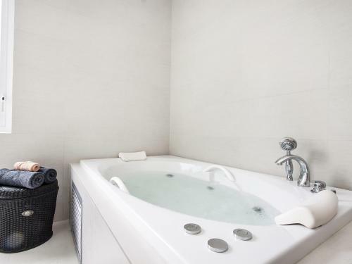 Bophut View Penthouse 3-bed Apartment