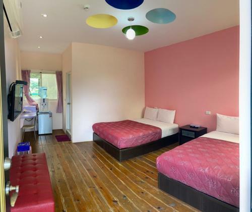J Lin Hostel