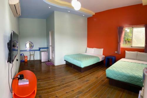 J Lin Hostel