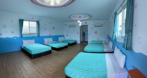 J Lin Hostel
