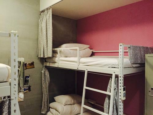 Comma Hostel