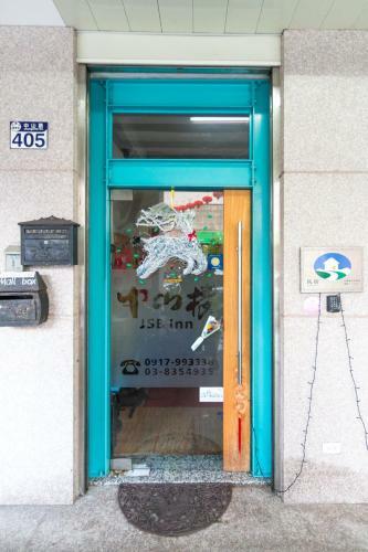 Jhongshan Building Bed And Breakfast