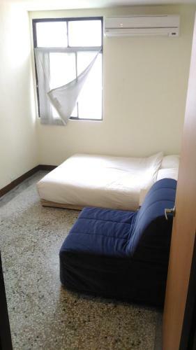 4+57 Hostel