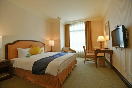 Wei-yat Grand Hotel