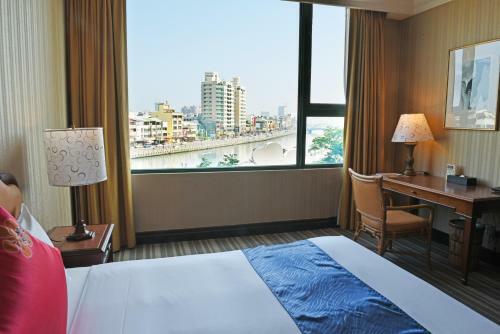 Wei-yat Grand Hotel