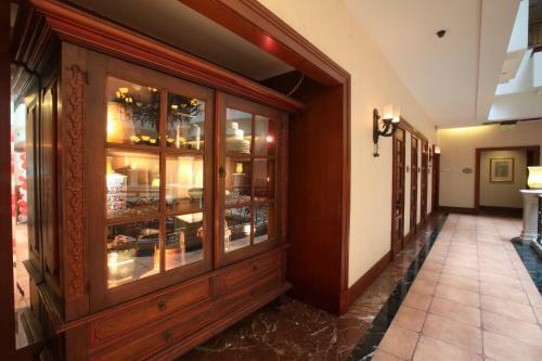 Wei-yat Grand Hotel