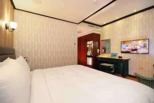 Pink Lotus Hotel