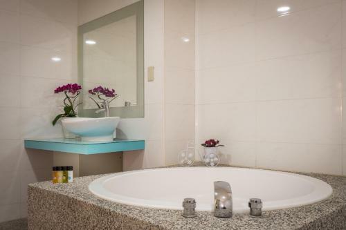 Posada Taipei Bridge Sparkle Hotel
